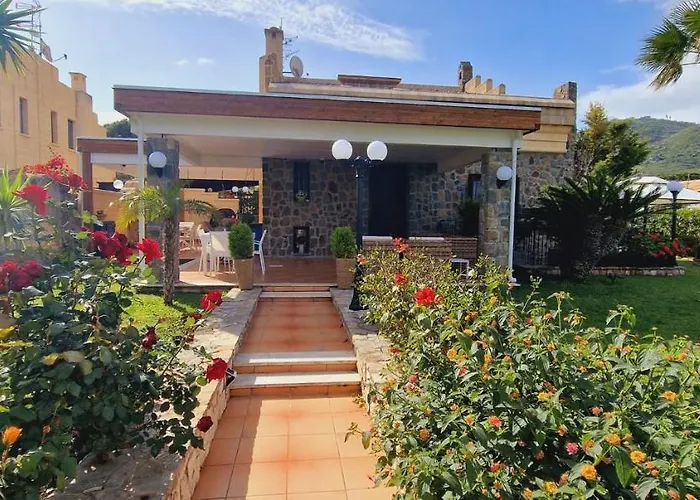 Villa Santina - *
